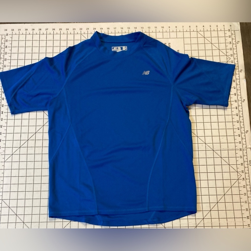 New Balance Men’s Size Large Blue Tee